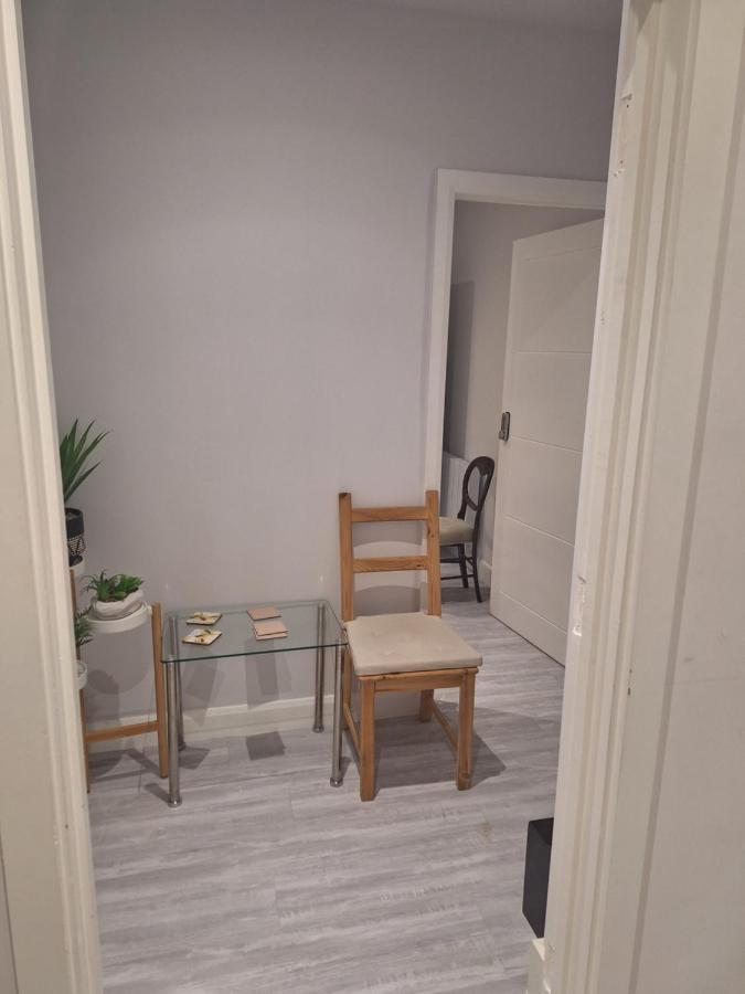Deluxe Single Room Only For One Adult Northolt  المظهر الخارجي الصورة